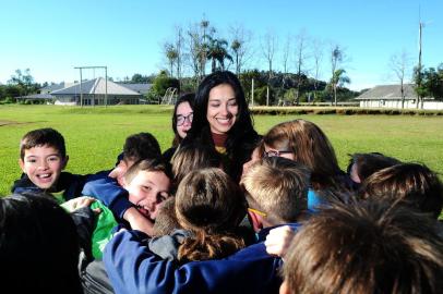  CARLOS BARBOSA, RS, BRASIL, 12/07/2018. Professora Roneide dos Santos, de Carlos Barbosa, está entre 50 finalistas de todo o país do Prêmio Educador Nota 10 da Fundação Victor Civita. (Diogo Sallaberry/Agência RBS)