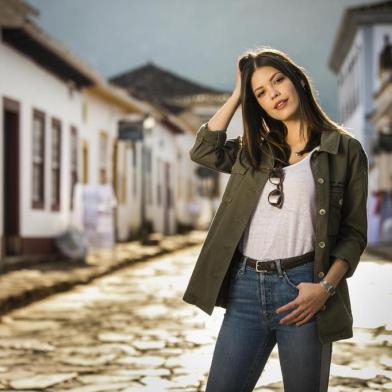 Cris (Vitória Strada) em Espelho da Vida, novela das seis da Globo que tem estreia para setembro de 2018.