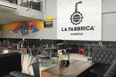 La Fabbrica, xis de Caxias do Sul, Juventus, Roteiro da Sara