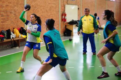  CAXIAS DO SUL, RS, BRASIL, 11/07/2018. Treino da Seleção Brasileira de Handebol de Surdos, no Ginásio Poliesportivo da UCS. Apresentação do Mundial que acontece em Caxias. (Diogo Sallaberry/Agência RBS)