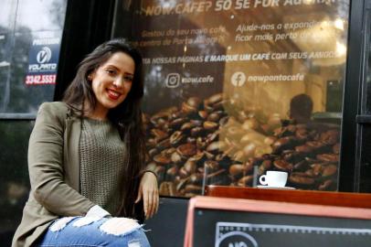  PORTO ALEGRE, RS, BRASIL 08/03/2017 - Empresas que abriram no RS no primeiro semestre - Now.Café - Cláudia Helena Pinto. (FOTO: ROBINSON ESTRÁSULAS/AGÊNCIA RBS)