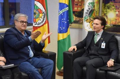 Presidente da Câmara de Vereadores, Alberto Meneguzzi (PSB), e prefeito Daniel Guerra (PRB)