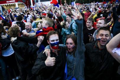  MOSCOU, RÚSSIA - 01/07/2018 - Fan fest russa para ver o jogo entre Rússia x Espanha, válido pelas oitavas de final da Copa do Mundo de 2018. (Anderson Fetter/Agência RBS)Indexador: Anderson Fetter