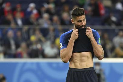  Frances forward Olivier Giroud reacts during the Russia 2018 World Cup semi-final football match between France and Belgium at the Saint Petersburg Stadium in Saint Petersburg on July 10, 2018. / AFP PHOTO / Paul ELLIS / RESTRICTED TO EDITORIAL USE - NO MOBILE PUSH ALERTS/DOWNLOADSEditoria: SPOLocal: Saint PetersburgIndexador: PAUL ELLISSecao: soccerFonte: AFPFotógrafo: STF