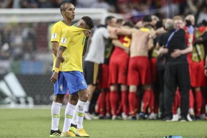 RASIL X BÉLGICARUS - COPA DE 2018/BRASIL X BÉLGICA - ESPORTES - Neymar e Miranda lamentam a eliminação da seleção brasileira da Copa do Mundo de 2018   após derrota em partida contra a Bélgica, válida pelas quartas de final da competição, na   Kazan Arena, em Kazan, Rússia, nesta sexta, 6. A Bélgica venceu por 2 a 1 e avançou para   a semifinal do Mundial.   06/07/2018 - Foto: WANDER ROBERTO/INOVAFOTO/ESTADÃO CONTEÚDOEditoria: ESPORTESLocal: KAZANIndexador: WANDER ROBERTOFotógrafo: INOVAFOTO