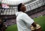 Ronaldinho completa 39 anos e recebe homenagens pelas redes sociais