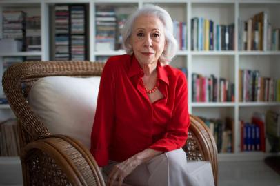  Fernanda MontenegroBrasil, Rio de Janeiro, RJ. 16/01/2018. Retrato da atriz Fernanda Montenegro, realizado na casa da atriz, Lagoa, na zona sul do Rio de Janeiro. - Crédito: EDUARDO NICOLAU/ESTADÃO CONTEÚDO/AE/Local: SÃO PAULOIndexador: EDUARDO NICOLAUFonte: AGE