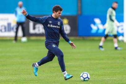 RS - FUTEBOL/TREINO GREMIO  - ESPORTES - Jogadores do Gremio realizam jogo-treino contra o Sao JosÃ© durante a manha desta quarta-feira no Centro de Treinamentos Luiz Carvalho, na preparacao para o Campeonato Brasileiro 2018. FOTO: LUCAS UEBEL/GREMIO FBPAgrêmio , treino , kannemann , zagueiro