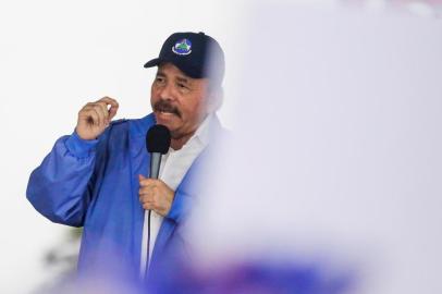  Nicaraguan President Daniel Ortega speaks to supporters during the government-called Walk for Security and Peace in Managua on July 7, 2018.At least 230 people have died in Nicaragua since protests broke out in April against now-scrapped social security reforms, and which a heavy-handed police reaction transformed them into demands for justice for those killed, and for the departure of Ortega and his wife, Vice President Rosario Murillo. / AFP PHOTO / Inti OCONEditoria: WARLocal: ManaguaIndexador: INTI OCONSecao: crisisFonte: AFPFotógrafo: STR