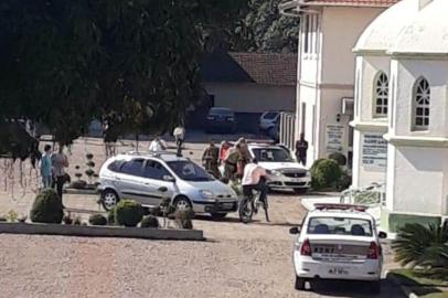 Homem suspeito de matar a mãe em Apiúna é encaminhado ao Presídio de Blumenau