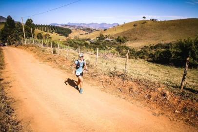  Gaúcha Ângela Sturzbecher, 35 anos, percorreu 235km em 46 horas e 34 minutos e ficou com o primeiro lugar na Ultramaratona dos Anjos Internacional (UAI) na categoria survivor, em Minas GeraisIndexador: Adriane Carmignan