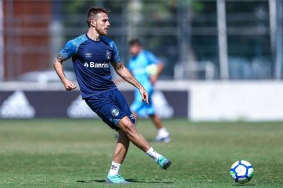 RS - FUTEBOL/TREINO GREMIO  - ESPORTES - Jogadores do Gremio realizam treinamento na Gavea durante a manha deste sábado, na preparação para o Campeonato Brasileiro 2018. Na foto, Bressan