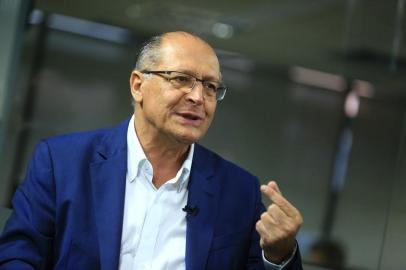  PORTO ALEGRE, RS, BRASIL - 2018.05.31 - Geraldo Alckmin é entevistado por Tulio Milman, Rosane de Oliveira e Daniel Scola, na sabatina aos presidenciáveis, em GaúchaZH. (Foto: ANDRÉ ÁVILA/ Agência RBS)