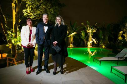  PORTO ALEGRE, RS, BRASIL, 23-07-2018.  Vera Capaverde, Valdecir Santos e Karina Capaverde. Abertura da Casa Cor 2018.  (FOTO ANDRÉA GRAIZ/AGÊNCIA RBS)Indexador: Andrea Graiz