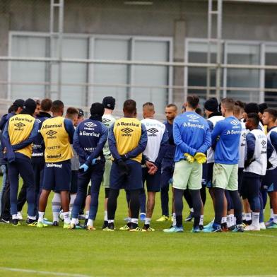  PORTO ALEGRE, RS, BRASIL, 24-07-2018. Grêmio treina no CT Luiz Carvalho. (ROBINSON ESTRÁSULAS/AGÊNCIA RBS)