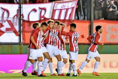 Adversário do Grêmio na Libertadores, Estudiantes goleia o Central Córdoba por 4 a 0 pela Copa Argentinaestudiantes , central cordoba , copa argentina