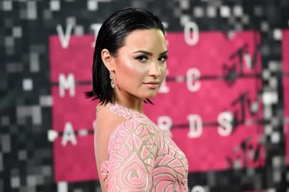 video music awards, vma, mtv, 2015, demi lovato, wet hair, cabelo molhado, beleza, tendência