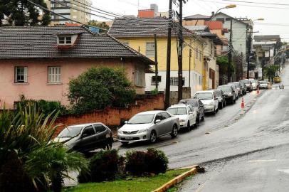  CAXIAS DO SUL, RS, BRASIL, 24/07/2018. Postos da Rede Sim participam do Dia da Liberdade de Impostos, vendendo o litro de gasolina comum a R$ 2,50. Cada cliente pode comprar até 20 litros (R$ 50,00). Na foto, o posto Parque do Sol. (Diogo Sallaberry/Agência RBS)