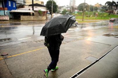  CAXIAS DO SUL, RS, BRASIL, 19/07/2018. Ambiental de clima no bairro Mal. Floriano, em Caxias. (Diogo Sallaberry/Agência RBS)