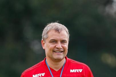 TREINO DO SÃO PAULO NO CT DA BARRA FUNDASP - FUTEBOL/SÃO PAULO - ESPORTES - O técnico Diego Aguirre durante o treino do São Paulo realizado no CT   Barra Funda, na zona oeste de São Paulo, nesta quarta-feira.   25/07/2018 - Foto: MARCELLO ZAMBRANA/AGIF/ESTADÃO CONTEÚDOEditoria: ESPORTESLocal: SÃO PAULOIndexador: MARCELLO ZAMBRANAFonte: www.agif.com.brFotógrafo: AGIF