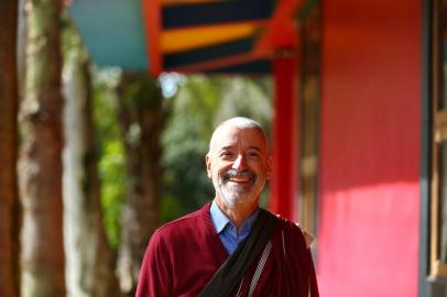  VIAMÃO, RS, BRASIL, 20-06-2015: retrato do Lama Padma Samten, para a série de entrevistas "Com a Palavra", no templo do Centro de Estudos Budistas de Viamão (FOTO FÉLIX ZUCCO/AGÊNCIA RBS, Editoria SuaVida).