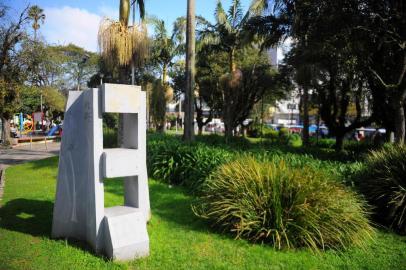  CAXIAS DO SUL, RS, BRASIL 27/07/2018Monumento em homenagem a Cândido Calcagnotto, na Dante Marcucci.(Felipe Nyland/Agência RBS)