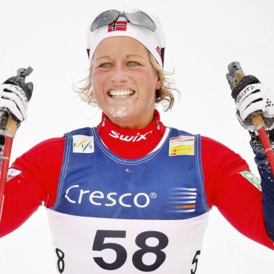  (FILES) In this file photo taken on November 24, 2007, Norways Vibeke Skofterud, second placed in the womens World Cup 10-kilometer free style cross-country ski race, reacts as she crosses the finish line in Beitostolen, Norway.Skofterud, 38, was found dead near the island of St Helena in Southern Norway on July 29, 2018, after she was reported missing. Investigations to enlighten the circumstances of her death - probably a jet ski accident - are going on.  / AFP PHOTO / DANIEL SANNUM LAUTENEditoria: SPOLocal: BeitostølenIndexador: DANIEL SANNUM LAUTENSecao: nordic skiingFonte: AFPFotógrafo: STR