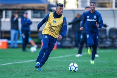 PORTO ALEGRE (RS), 31/7/2018: Léo Moura participa de treino do Grêmio no CT Luiz Carvalho.