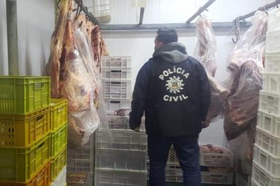 Polícia Civil fecha distribuidora em Porto Alegre e apreende três toneladas de carne: péssimas condições sanitárias, diz delegado