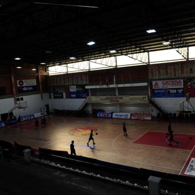  CAXIAS DO SUL, RS, BRASIL, 02/08/2018. Técnico Rodrigo Barbosa, do Caxias do Sul/Banrisul dá entrevista falando da possível desistência da equipe de basquete do NBB 11. Na foto, imagens geral do ginásio do Vascão. (Porthus Junior/Agência RBS)