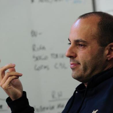  CAXIAS DO SUL, RS, BRASIL, 02/08/2018. Técnico Rodrigo Barbosa, do Caxias do Sul/Banrisul dá entrevista falando da possível desistência da equipe de basquete do NBB 11. (Porthus Junior/Agência RBS)