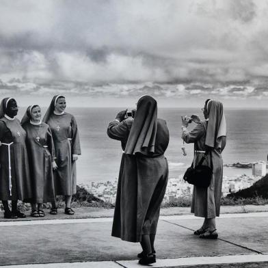  CAXIAS DO SUL - RS/BR 17.07.2018A foto As Freirinhas do fotógrafo João Carlos Lebrão que é do fotoclube, Associação dos Fotógrafos Fototech, foi a vencedora da  XXX Bienal de Arte Fotográfica Brasileira em Preto e Branco, realizada em caxias do Sul.FOTÓGRAFO: Reprodução AGÊNCIARBSIndexador: MRM