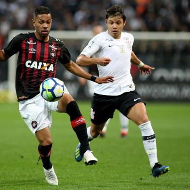 Romero, jogador do Corinthians, durante partida contra o time do Atletico-PR, valido pela decima setima rodada do Campeonato Brasileiro, no estadio Arena Corinthians. ( Foto : Luis Moura / WPP).