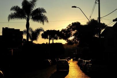  CAXIAS DO SUL, RS, BRASIL, 01/08/2018. Ambiental de clima no fim de tarde em Caxias (Diogo Sallaberry/Agência RBS)