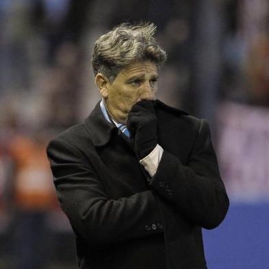  Brazil's Gremio coach Renato Gaucho gestures during their Copa Libertadores round of sixteen first leg football match against Argentina's Estudiantes de La Plata at Centenario Ciudad de Quilmes stadium in Quilmes, Buenos Aires on August 7, 2018.   / AFP PHOTO / JAVIER GONZALEZ TOLEDOEditoria: SPOLocal: QuilmesIndexador: JAVIER GONZALEZ TOLEDOSecao: soccerFonte: AFPFotógrafo: STR