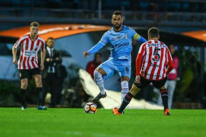 Gremio x EstudiantesRS - FUTEBOL/CONMEBOL LIBERTADORES 2018 /GREMIO X ESTUDIANTES - ESPORTES - Lance da partida entre Gremio e Estudiantes disputada na noite desta terca-feira, no Estadio CentenÃ¡rio de Quilmes, valida pelas oitavas de final da Conmebol Libertadores 2018. FOTO: LUCAS UEBEL/GREMIO FBPAEditoria: SPOIndexador: Lucas UebelSecao: futebolFonte: Gremio.netFotógrafo: Gremio x Estudiantes