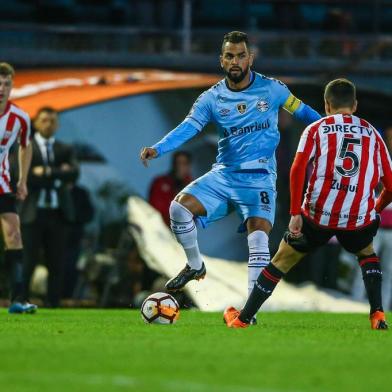 Gremio x EstudiantesRS - FUTEBOL/CONMEBOL LIBERTADORES 2018 /GREMIO X ESTUDIANTES - ESPORTES - Lance da partida entre Gremio e Estudiantes disputada na noite desta terca-feira, no Estadio CentenÃ¡rio de Quilmes, valida pelas oitavas de final da Conmebol Libertadores 2018. FOTO: LUCAS UEBEL/GREMIO FBPAEditoria: SPOIndexador: Lucas UebelSecao: futebolFonte: Gremio.netFotógrafo: Gremio x Estudiantes