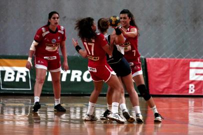  Jogo da semifinal da Liga Nacional de Handebol entre UCS e Metodista.