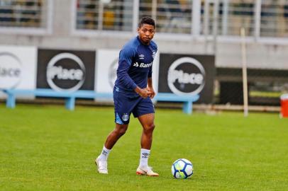  PORTO ALEGRE, RS, BRASIL, 09-08-2018. Grêmio treina no CT Luiz Carvalho em preparação para o próximo jogo do Brasileirão. (ROBINSON ESTRÁSULAS/AGÊNCIA RBS)