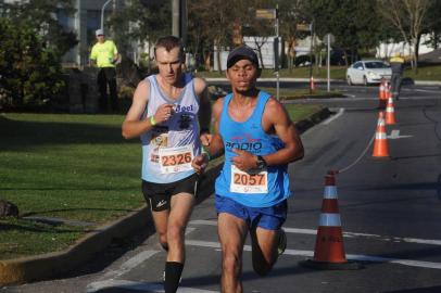  CAXIAS DO SUL, RS, BRASIL, 11/09/2016 - 2ª Meia Maratona de Caxias do Sul. (JONAS RAMOS/AGÊNCIA RBS)