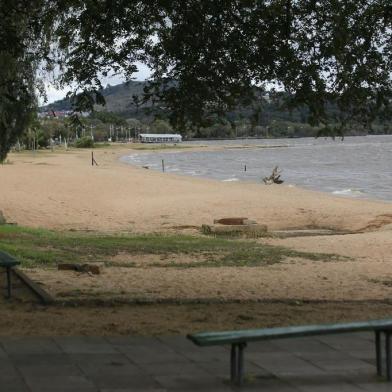  PORTO ALEGRE, RS, BRASIL - 2018.08.09 - Situação na orla do Guaíba, em Ipanema. (Foto: ANDRÉ ÁVILA/ Agência RBS)