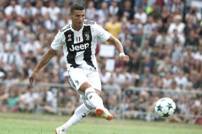 Juventus forward from Portugal Cristiano Ronaldo scores a goal during the friendly football match between Juventus A and Juventus B at Villar Perosa, on August 12, 2018 at Villar Perosa. / AFP PHOTO / Isabella Bonotto