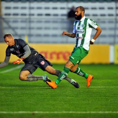  CAXIAS DO SUL, RS, BRASIL, 21/07/2018. Juventude  recebe o CRB de Alagoas, pela 16° rodada da série B do campeonato brasileiro no estádio Alfredo Jaconi. (Lucas Amorelli/Agência RBS)