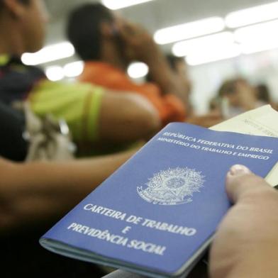 Eles oferecem um trabalho educacional lindo, gratuito, voltado para a inclusão social de centenas de crianças e adolescentes em situação de risco social, com idades entre seis e 18 anos ¿ e estão com vagas em aberto agora para o Curso de Preparação para o Primeiro Emprego, a jovens que tenham interesse. Falo do Centro de Apoio à Formação Integral do Ser (Ceafis), uma ONG que desenvolve a ação social da Casa Espírita Recanto de Luz, em Florianópolis. O curso será realizado das 13h30min às 17h em segundas, terças e sextas-feiras, na Rua Genoíno Pereira, 282, bairro Jardim Atlântico. Mais informações pelo (48) 3240-7686 ou no site www.ceafis.org.br.  CEAFIS/Divulgação