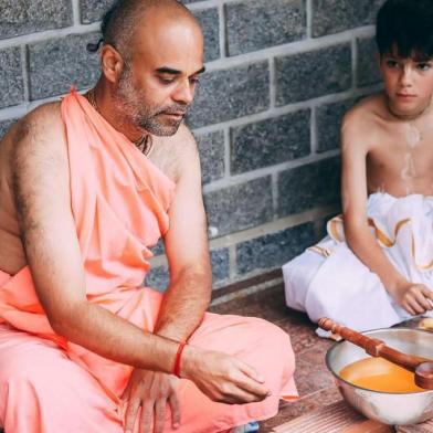 Guru indiano Srila Bhaktivedanta Siddhanti Maharaj palestra sobre amor universal em Caxias do Sul, no Festival da Paz