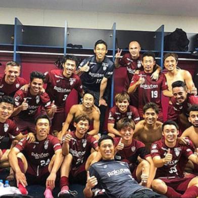 wellington tanque, futebol, iniesta, vissel kobe