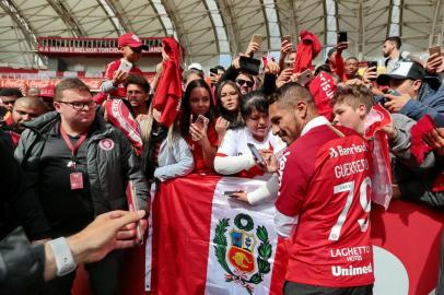  PORTO ALEGRE, RS, BRASIL, 15/08/2018 - Chegada do reforço do Inter, Paolo Guerrero. (FOTOGRAFO: FERNANDO GOMES / AGENCIA RBS)