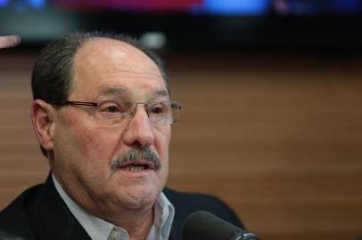  PORTO ALEGRE, RS, BRASIL - 16/08/2018 - Debate na Rádio Gaúcha nesta quinta-feira. Na foto: José Ivo Sartori (MDB). (Fernando Gomes/Agência RBS)