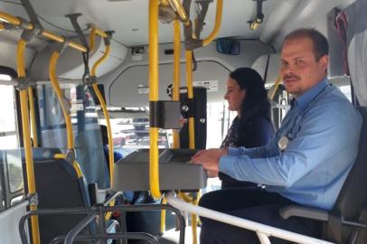 Em ação da Visate, gestores da empresa trocam de lugar com cobradores nos ônibus de Caxias do Sul. Na foto, o diretor geral da Visate Gustavo Marques dos Santos.