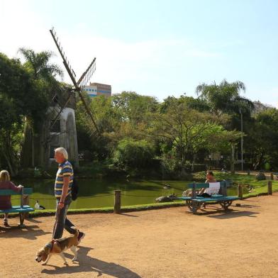  PORTO ALEGRE, RS, BRASIL, 15-08-2018: Parque Moinhos de Vento. Blitz nos parques de Porto Alegre. (Foto: Mateus Bruxel / Agência RBS)